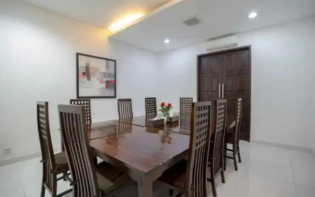 Jambuluwuk Residence Menteng