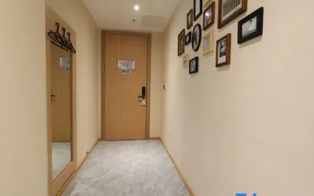 Xinniu Hotel (Chongqing Hua Xi cultural center)
