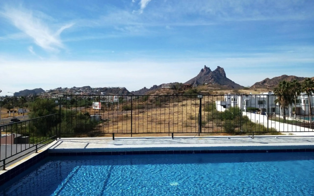 Los Jitos Hotel & Suites