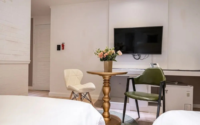 Seocho Toad Hotel