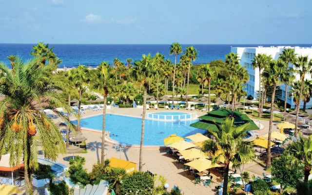 Hotel Tropicana Club & Spa