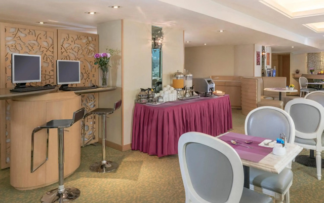 Silka Seaview Hotel