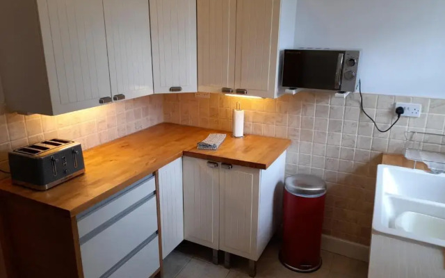 Burntisland Garden Apartment, Fife - 40 mins to Edinburgh