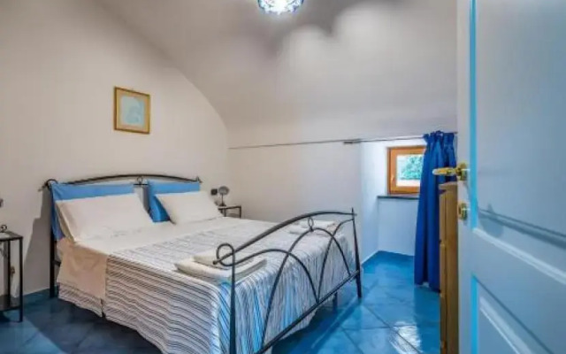 Flat 2 Bedrooms 1 Bathroom - Vico Equense