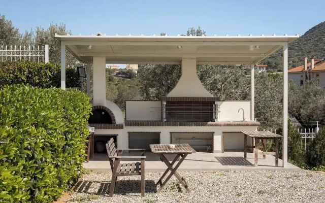 Ema's Guest House