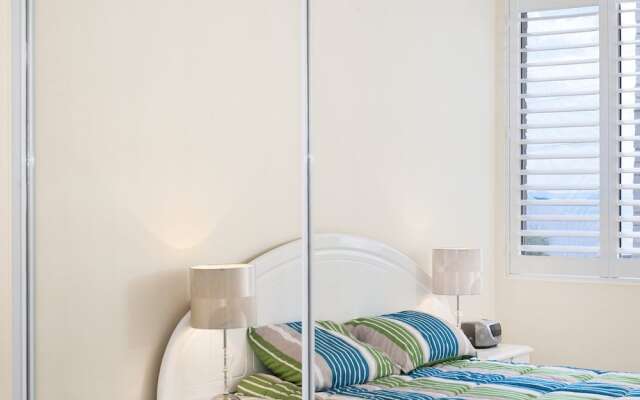 Del Rae, Unit 6/25 Shoal Bay Road