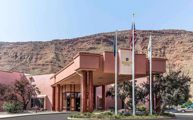 Quality Suites Moab near Arches National Park