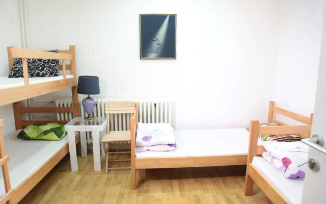 Hostel Jellostone