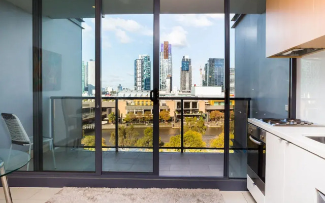 Luxury River Views Apartment