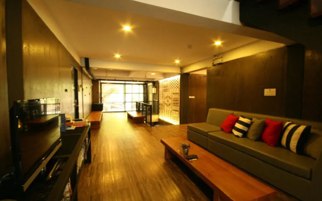 STrips the Poshtel - Hostel