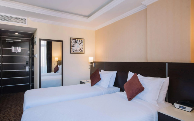 BEST WESTERN Brook Hotel