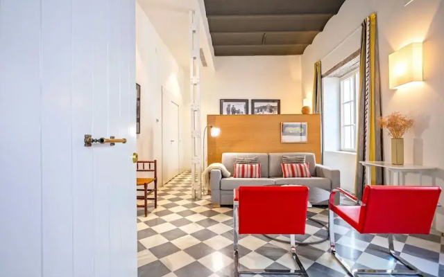 Cozy Apartment Near City Center San Laureano I