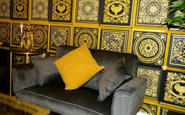 Sexy Luxurious Versace Apartment Near Sheffield