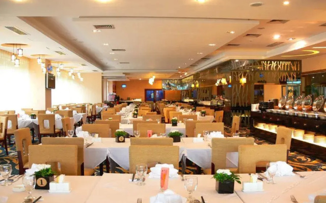 Holiday Inn Triumphal