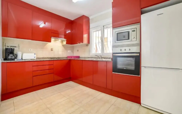 Villa - 6 Bedrooms with Pool - 105026