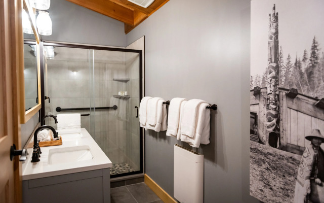 Haida House at Tllaal