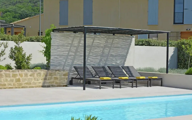 Vibrant Villa in Malaucène With Private Garden