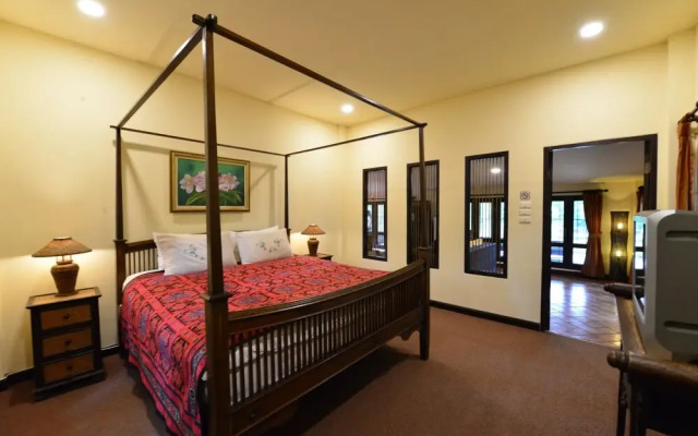 Baan Nai Soi Homestay