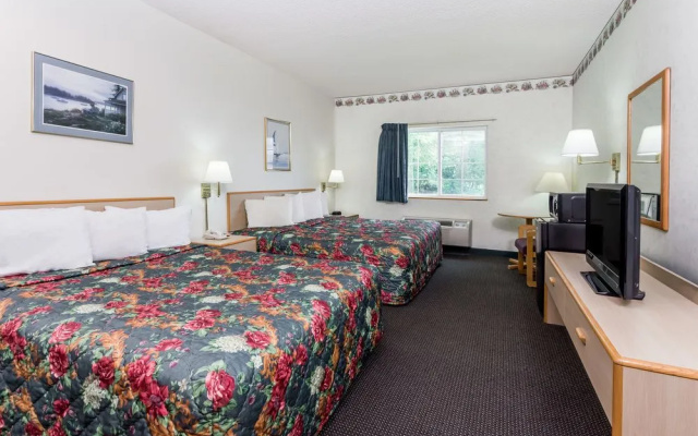 Super 8 Eagle River