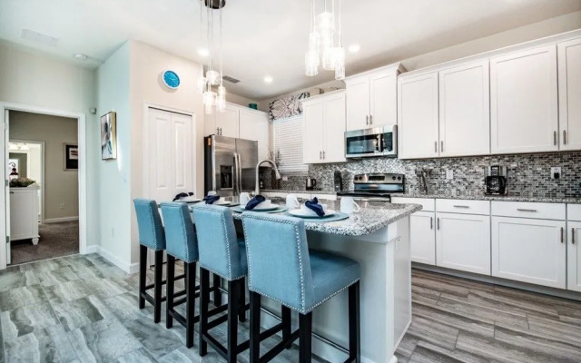 Amazing House! Storey Lake - 4755KCC