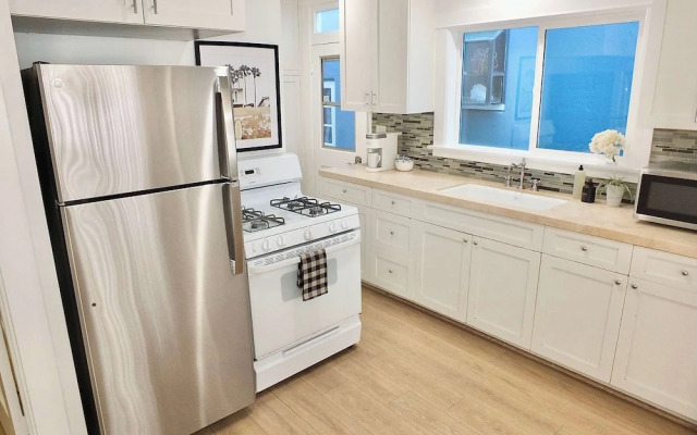 Steps to Beach & Alamitos Bay on LB Peninsula