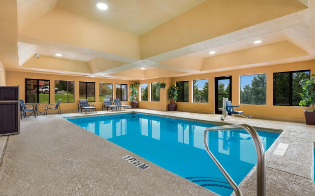 Best Western Bradbury Inn & Suites