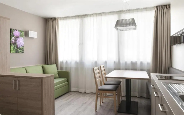 Residence Pradalago by Montana