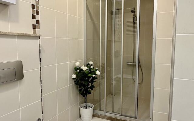 Wonderful 3 bed Duplex in Sought After Prime Community