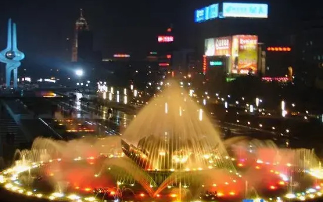 Grace Inn (Jinan Jingqi Weishi'er Harmony Square Provincial Hospital)
