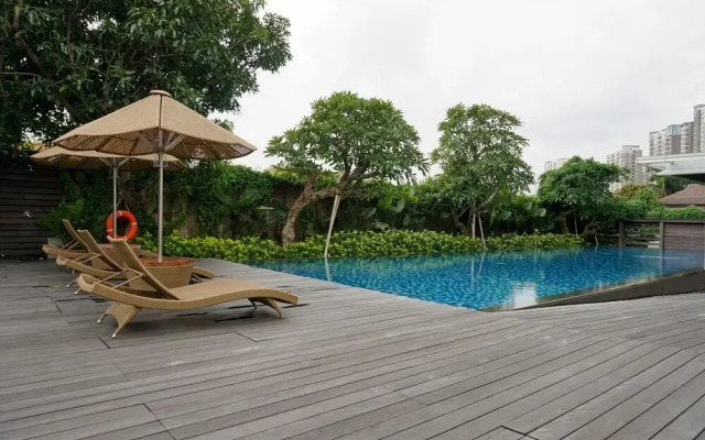 Elegant 1BR Veranda Residence @ Puri Apartment by Travelio