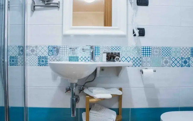 Vittoria Guest House - Salerno