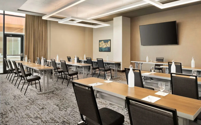 Hilton Garden Inn Milwaukee Brookfield Conference Center, WI