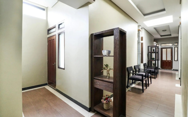 Guest House Teras Waruga Syariah by OYO Rooms