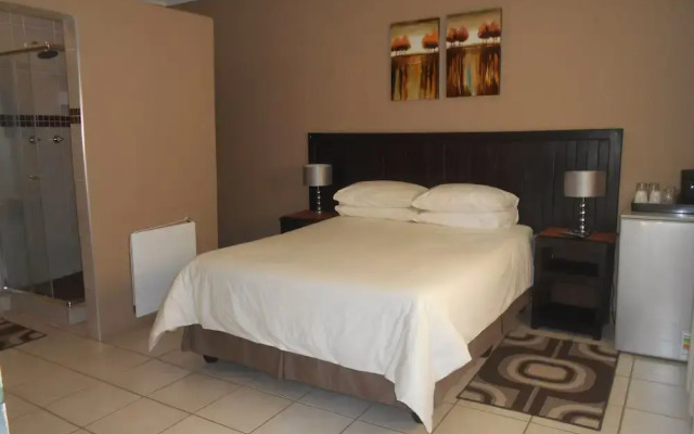 @Four Guest House Brits