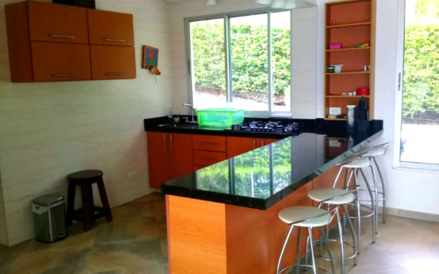 Casa con Piscina Privada Anapoima