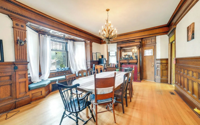 Spacious Pittsburgh Rental: Walk to Frick Park!