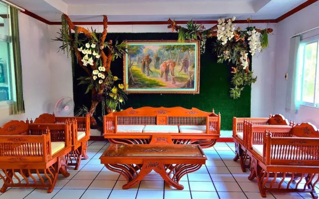 Thongpaeka Hotel
