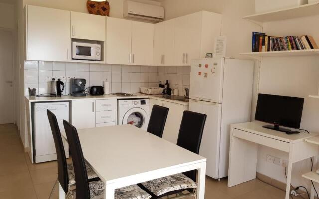 Ariadne apt 103 -300m from Lighthouse beach