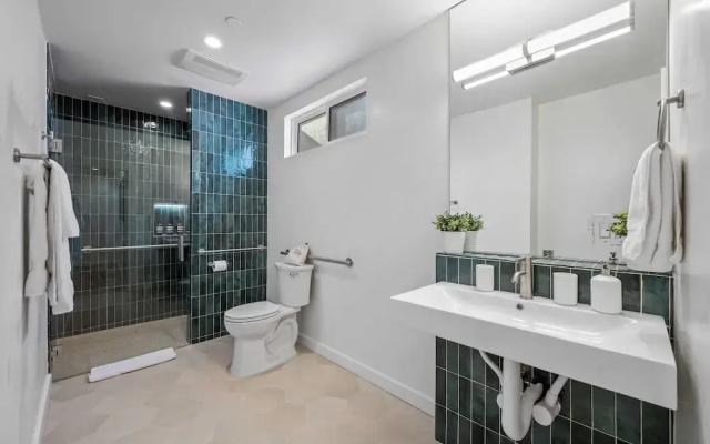2 Units in Prime Hollywood Location Chic Renovated 1bdrs w/ Patio Avantstay