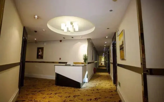 V8 Art Hotel (Shenzhen Longgang tangkeng subway station)