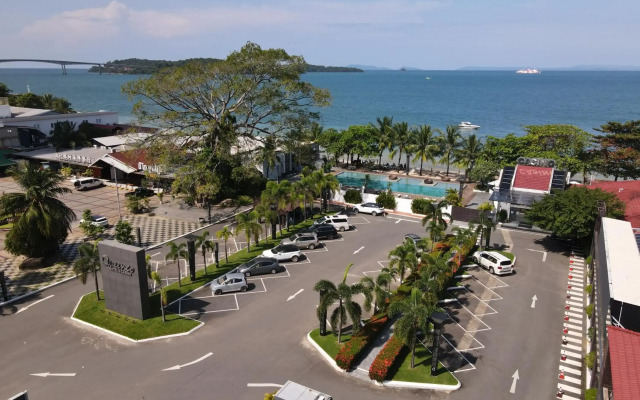 Queenco Hotel & Casino