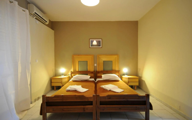 Manias Apartments
