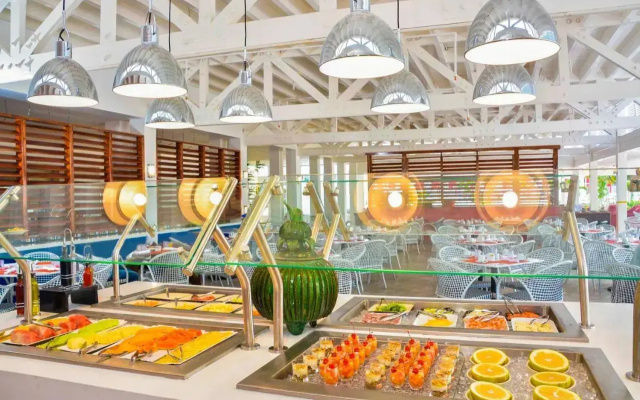Grand Decameron Cornwall Beach, A Trademark All-Inclusive Resort