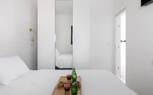 Fabulous Corner Market by TLV2RENT