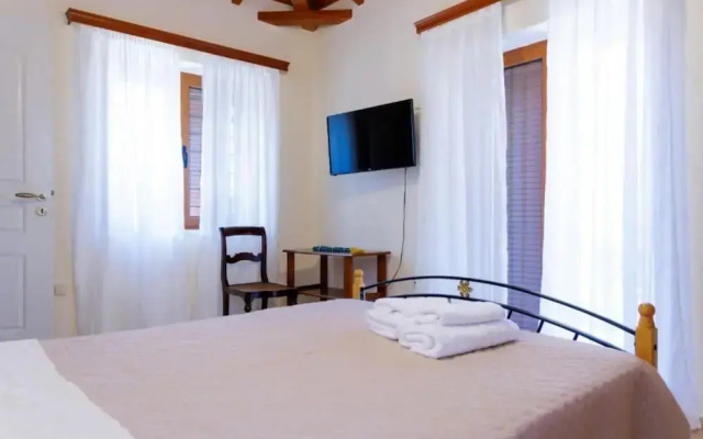 Platsa Seaview Retreat - A Stone-built Escape