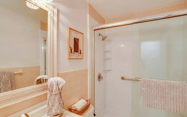 Saratoga Springs Haven w/ Pool + Fire Pit!