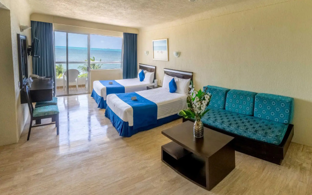 Aquamarina Beach Resort