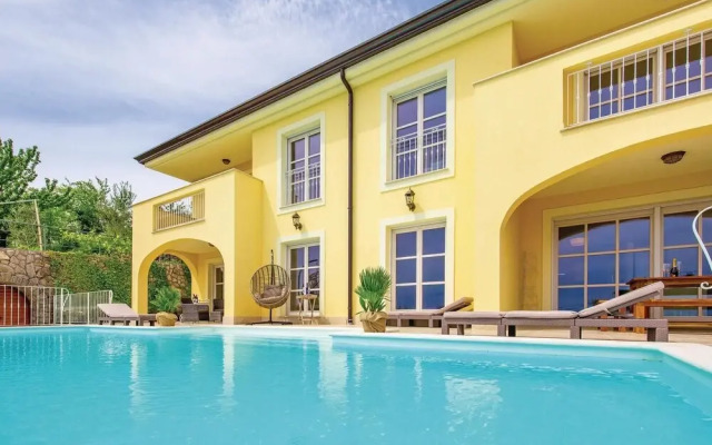 Beautiful Home in Lovran With Sauna, Wifi and 6 Bedrooms