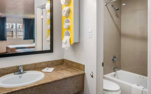 Motel 6 Houston, TX FM 1960 Bammel