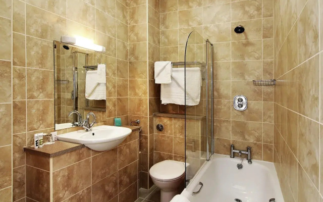 Mercure Chester North Woodhey House Hotel